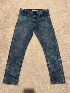 Signature Men's Slim Straight Jeans in Dark Blue Wash